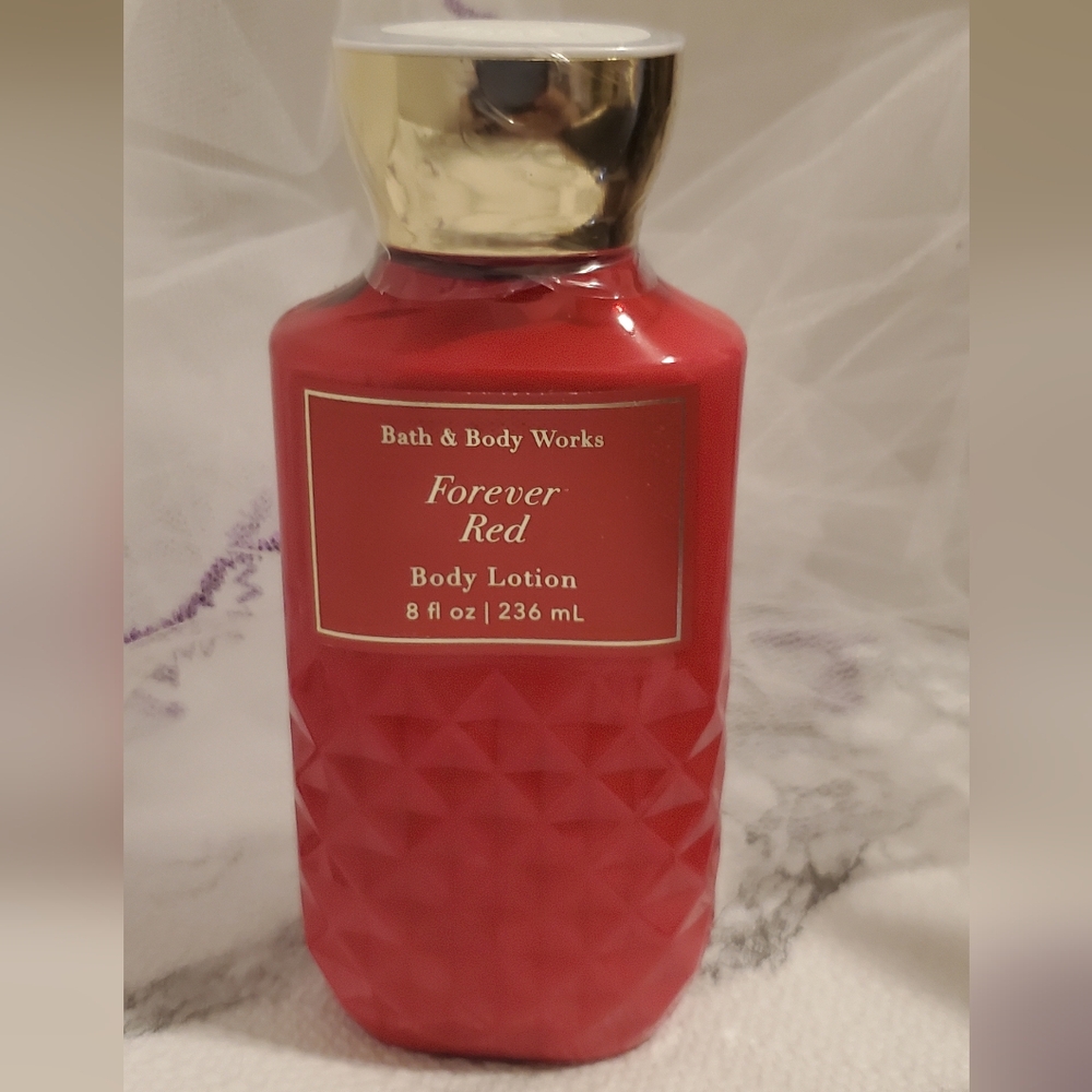 Signature Collection of the Forever Red Body Lotion